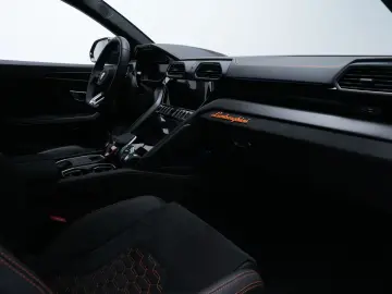 Urus NOVITEC FELGEN&ABGASNALANGE B&O 23  CARBON