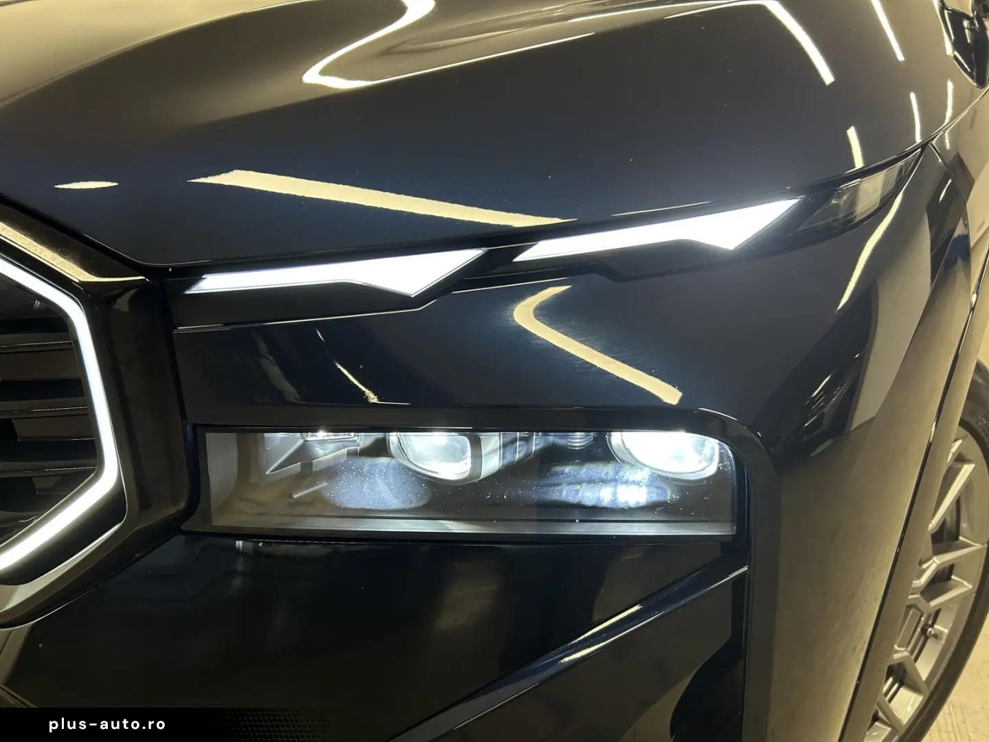 XM Label Red DA. Prof. PA. Plus B&W LED DAB AHK