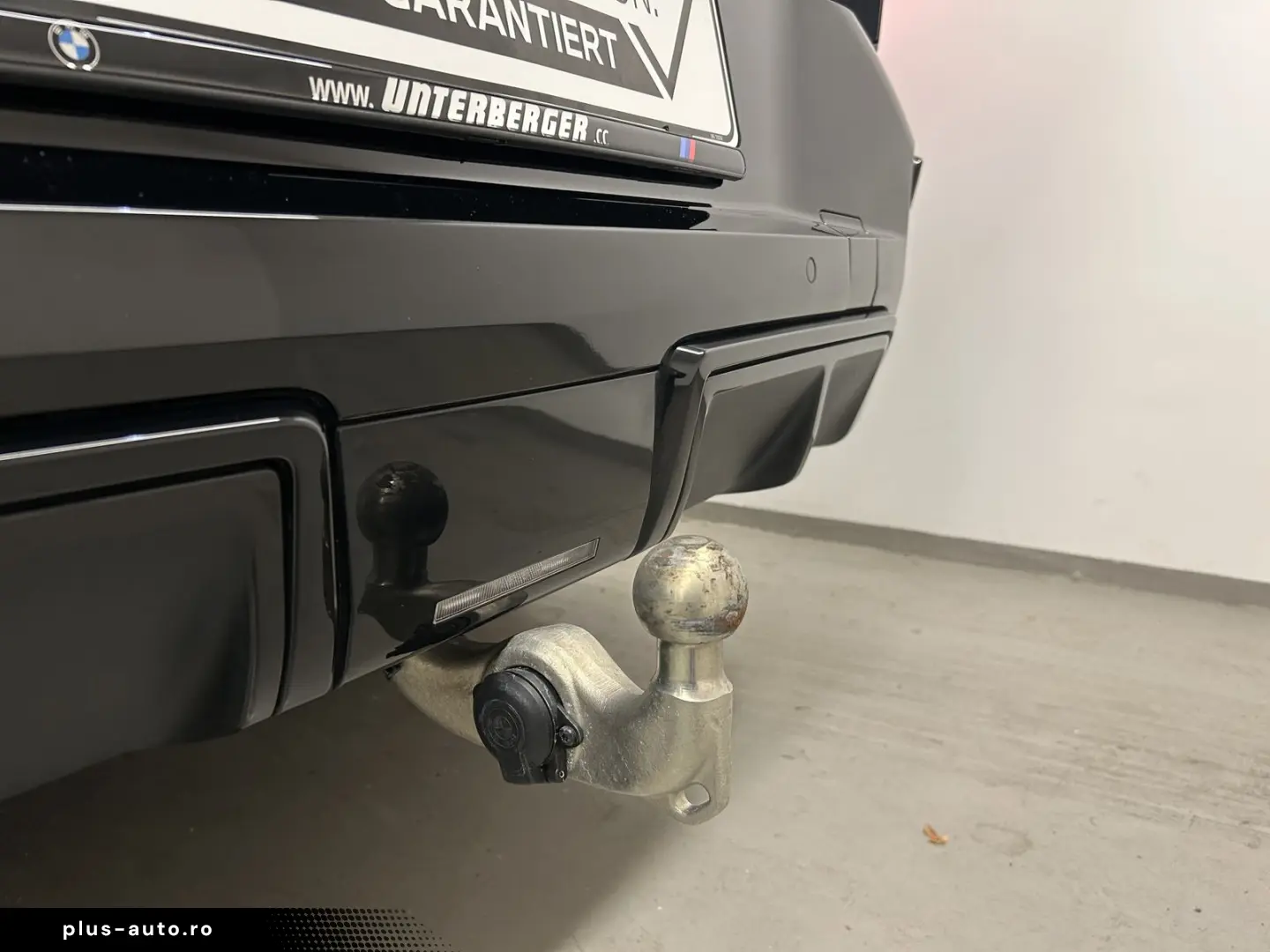 XM Label Red DA. Prof. PA. Plus B&W LED DAB AHK