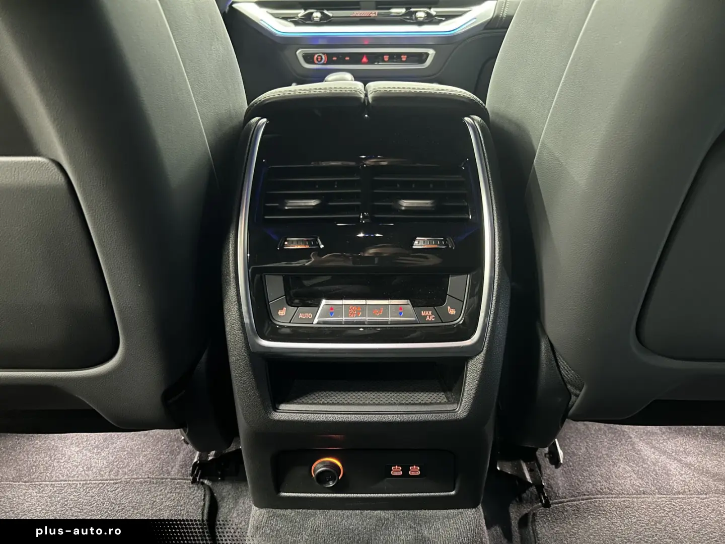 XM Label Red DA. Prof. PA. Plus B&W LED DAB AHK