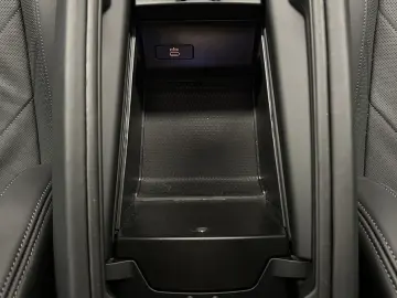 XM Label Red DA. Prof. PA. Plus B&W LED DAB AHK