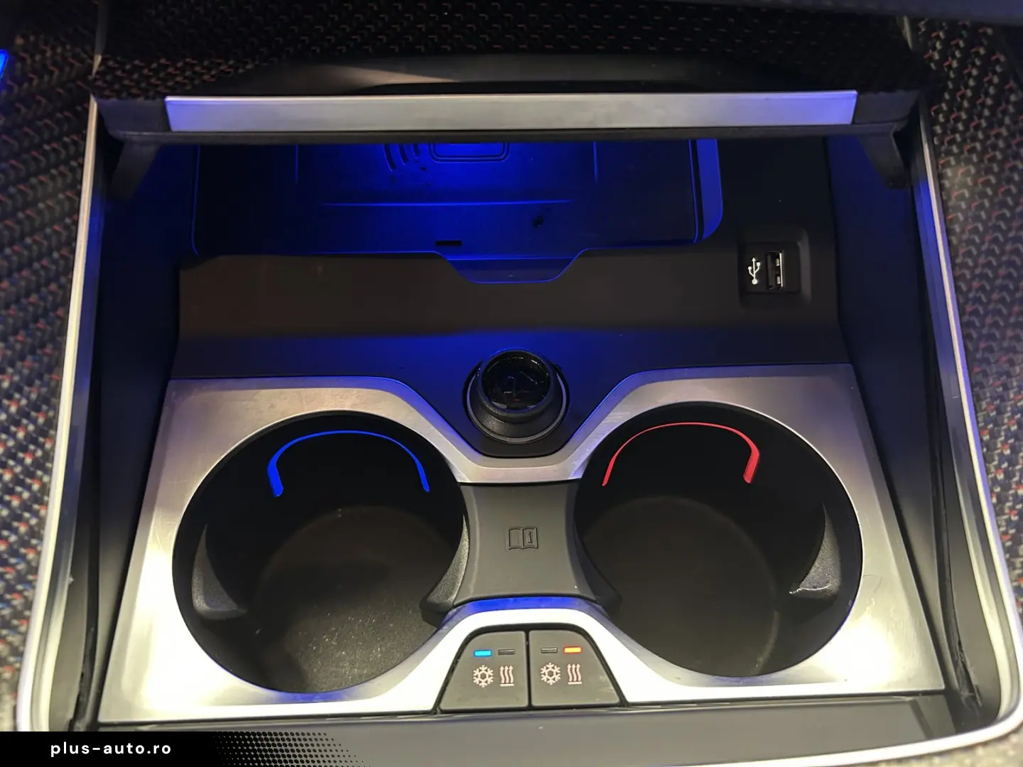 XM Label Red DA. Prof. PA. Plus B&W LED DAB AHK