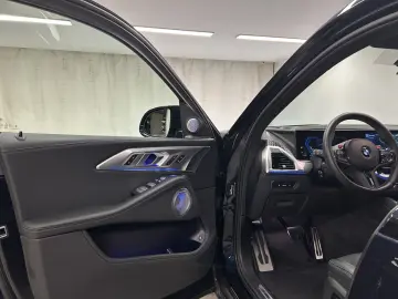 XM Label Red DA. Prof. PA. Plus B&W LED DAB AHK