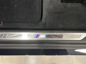 XM Label Red DA. Prof. PA. Plus B&W LED DAB AHK