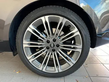 Range Rover Autobiography P550e Vollausst. 23''