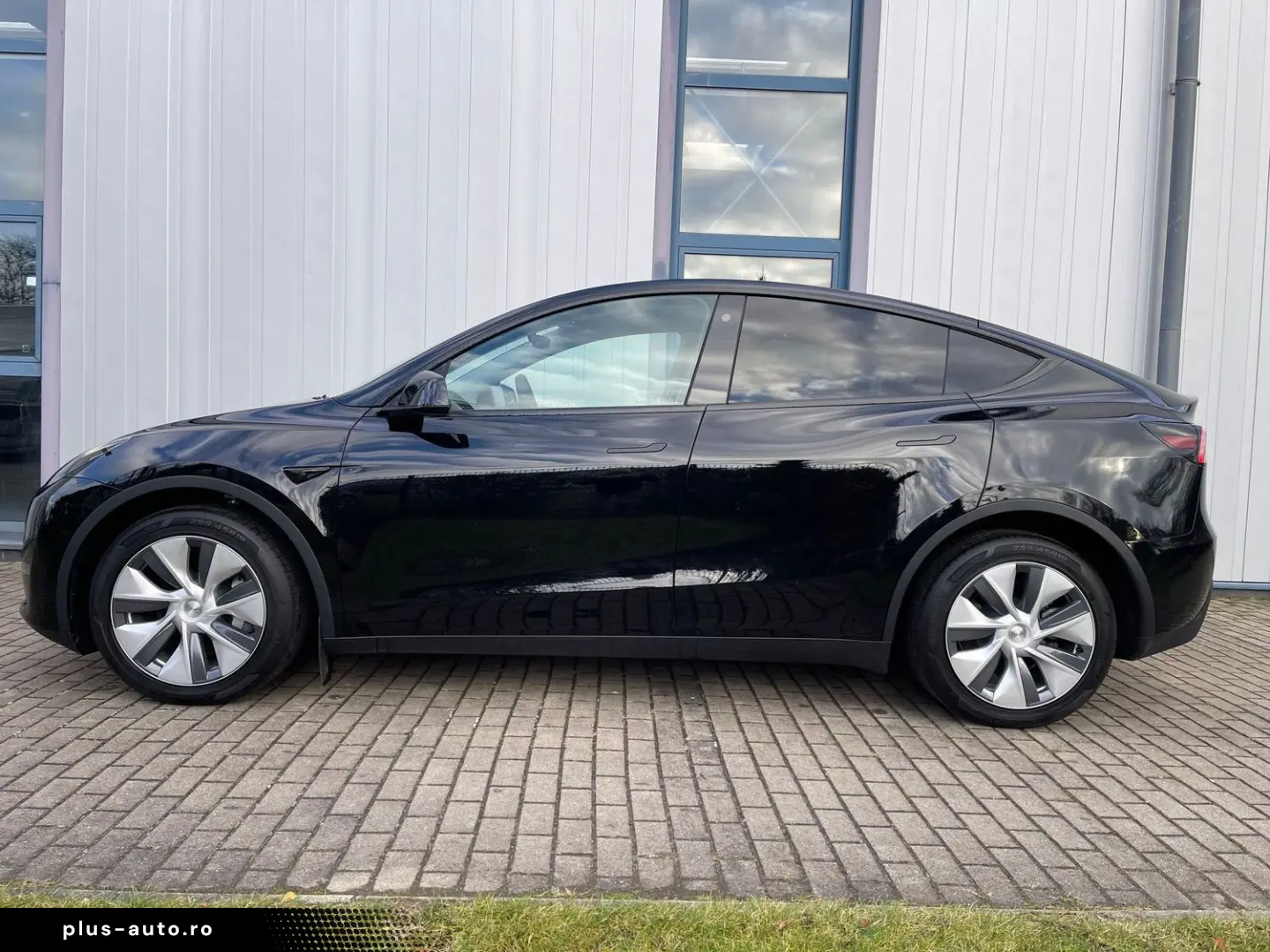 Model Y Long Range Dual Motor AWD