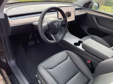 Model Y Long Range Dual Motor AWD