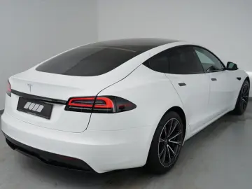 Model S Longrange Limousine