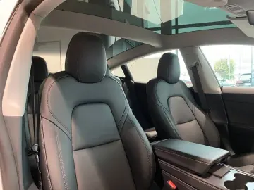 Model 3 AWD Long Range