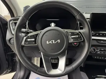 KIA XCEED 141 CP - PLUG-IN HYBRID – PLATINUM