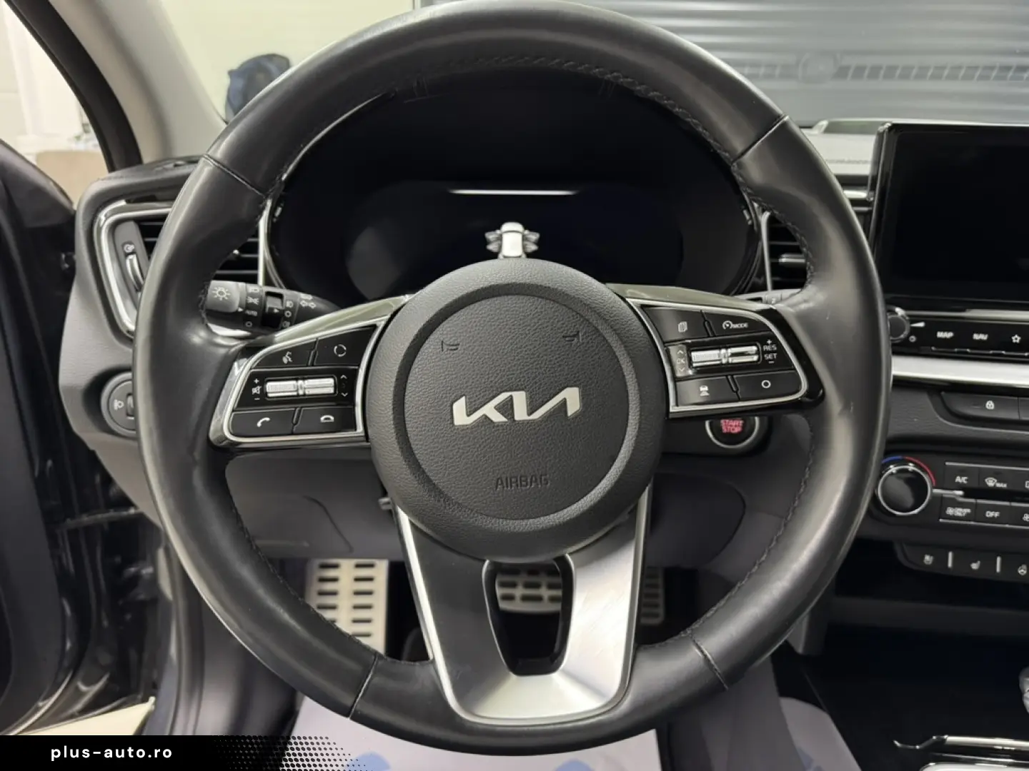 KIA XCEED 141 CP - PLUG-IN HYBRID – PLATINUM