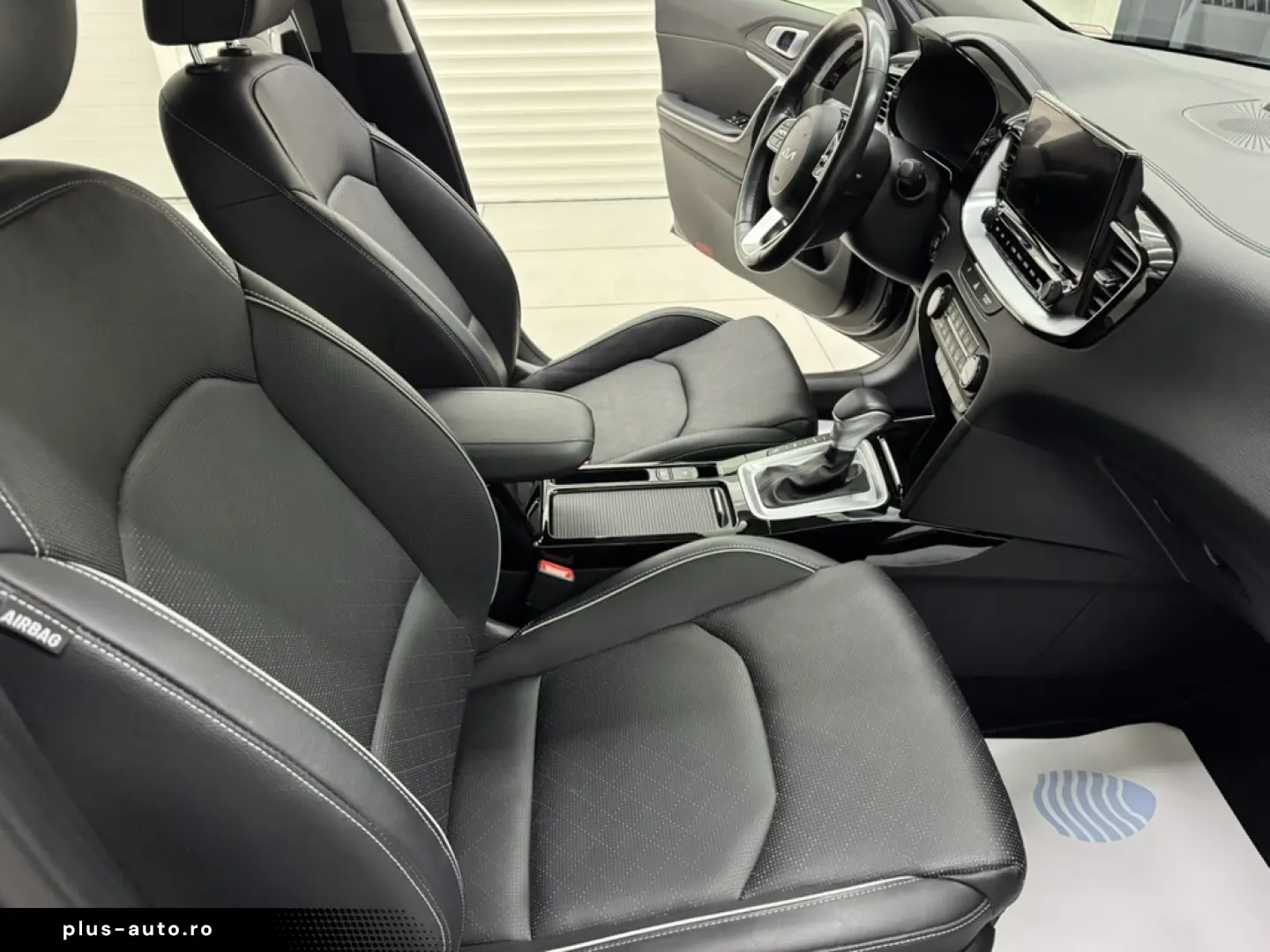 KIA XCEED 141 CP - PLUG-IN HYBRID – PLATINUM