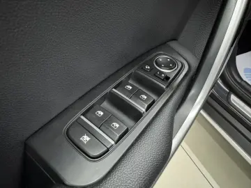 KIA XCEED 141 CP - PLUG-IN HYBRID – PLATINUM