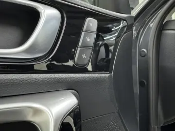 KIA XCEED 141 CP - PLUG-IN HYBRID – PLATINUM