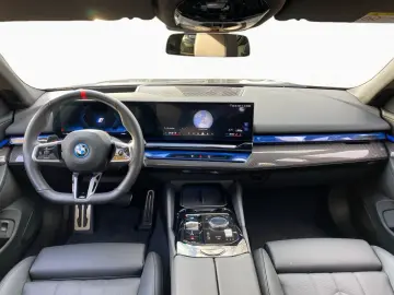 BMW i5 M60 xDrive M Sport