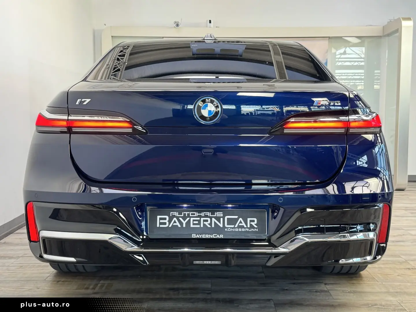 BMW i7 xDriveM70 Executive Lounge B&W