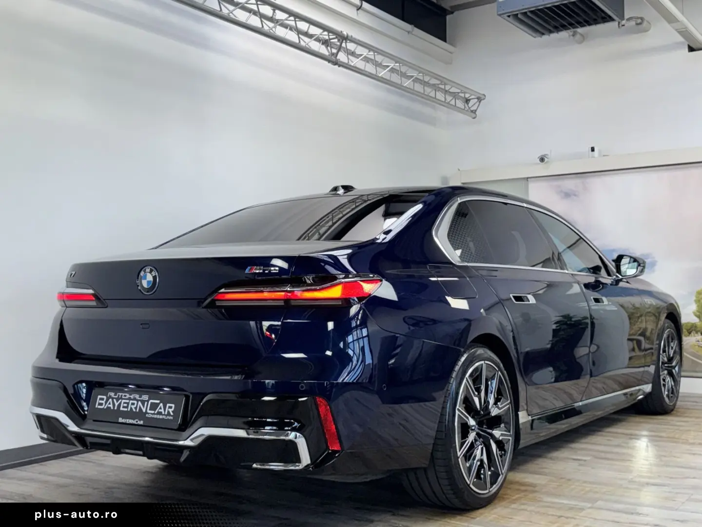 BMW i7 xDriveM70 Executive Lounge B&W