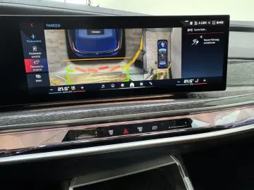 BMW i7 xDriveM70 Executive Lounge B&W