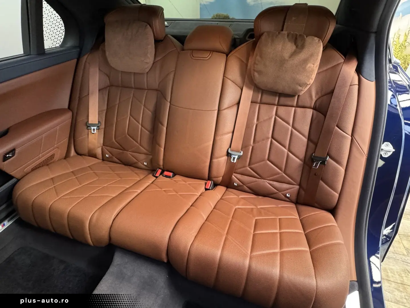 BMW i7 xDriveM70 Executive Lounge B&W