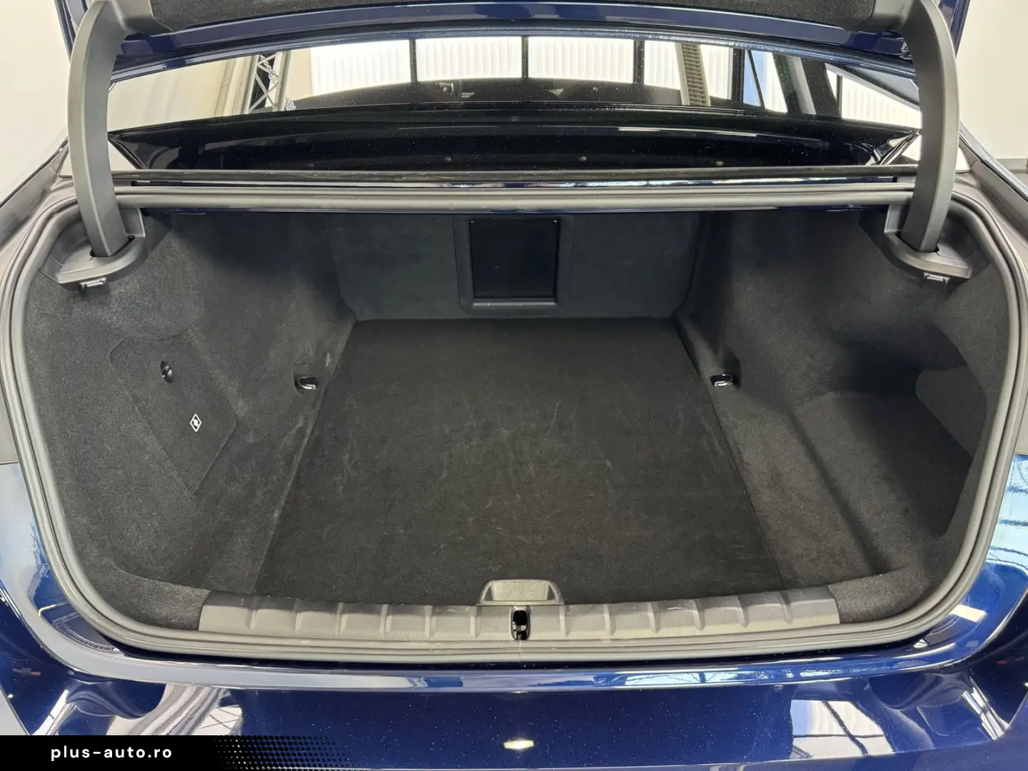 BMW i7 xDriveM70 Executive Lounge B&W