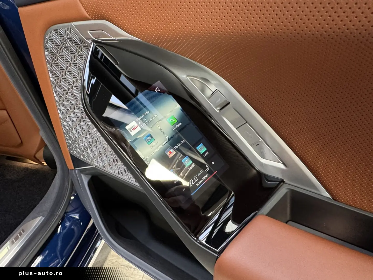 BMW i7 xDriveM70 Executive Lounge B&W