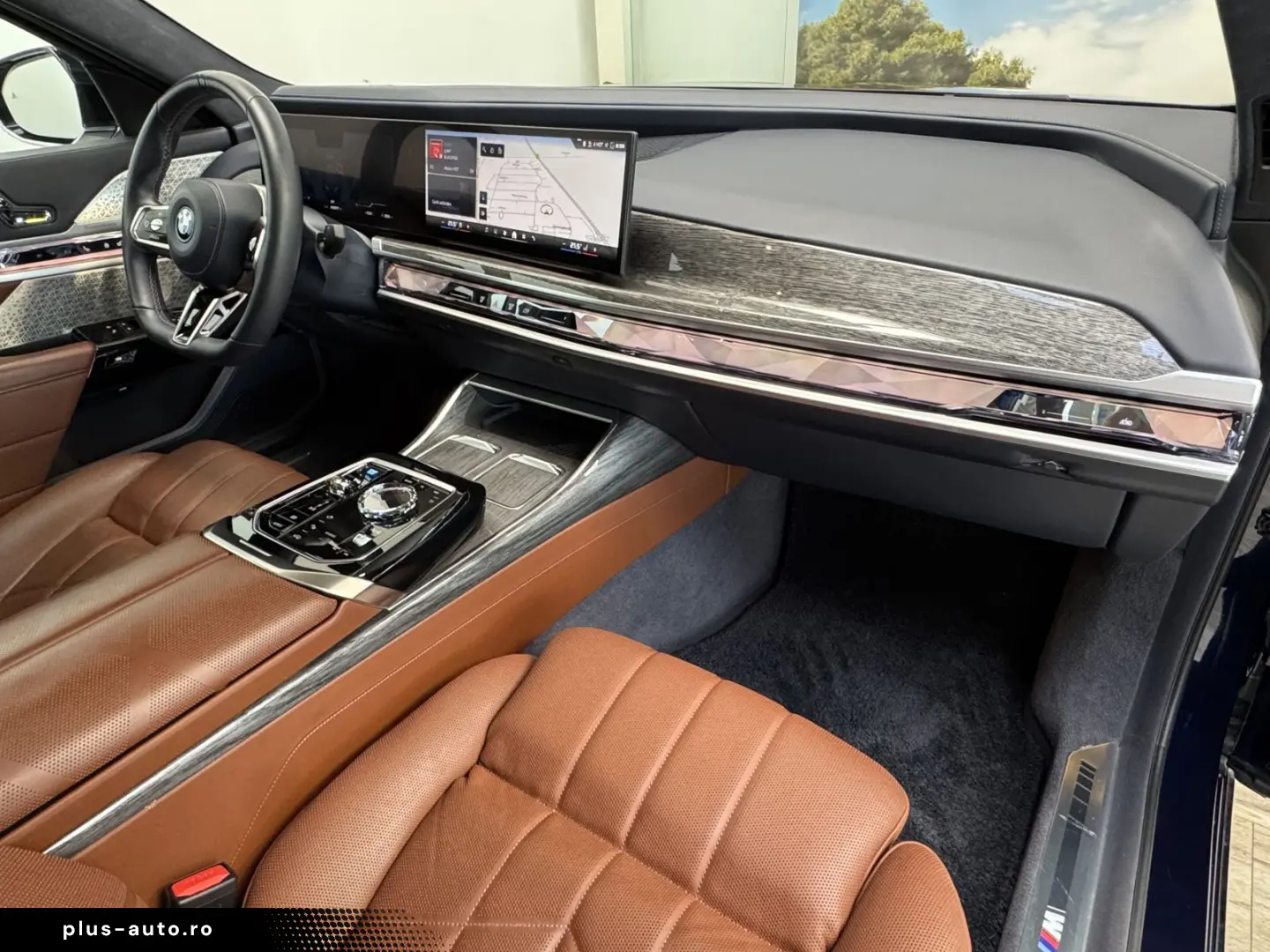 BMW i7 xDriveM70 Executive Lounge B&W