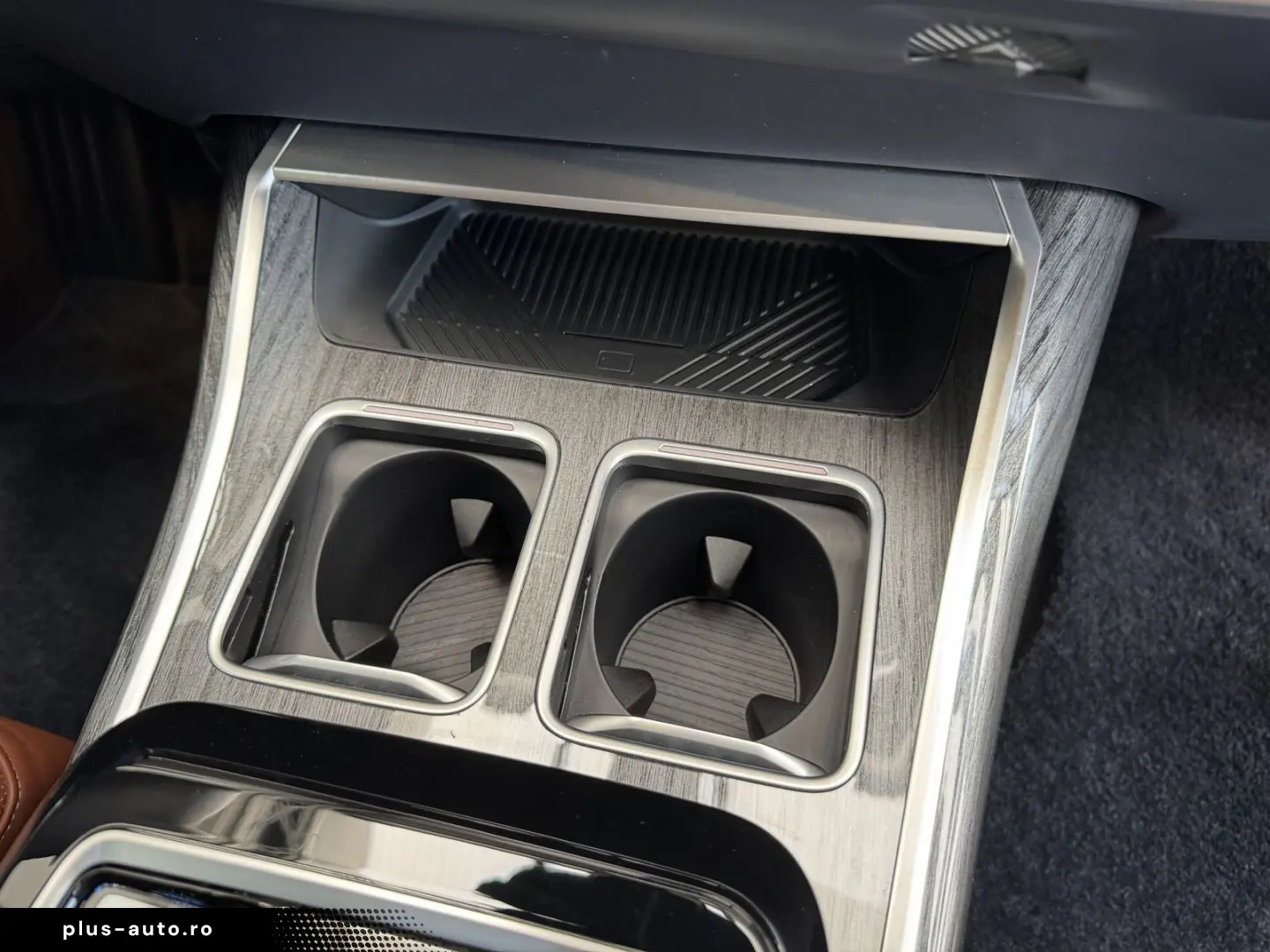 BMW i7 xDriveM70 Executive Lounge B&W