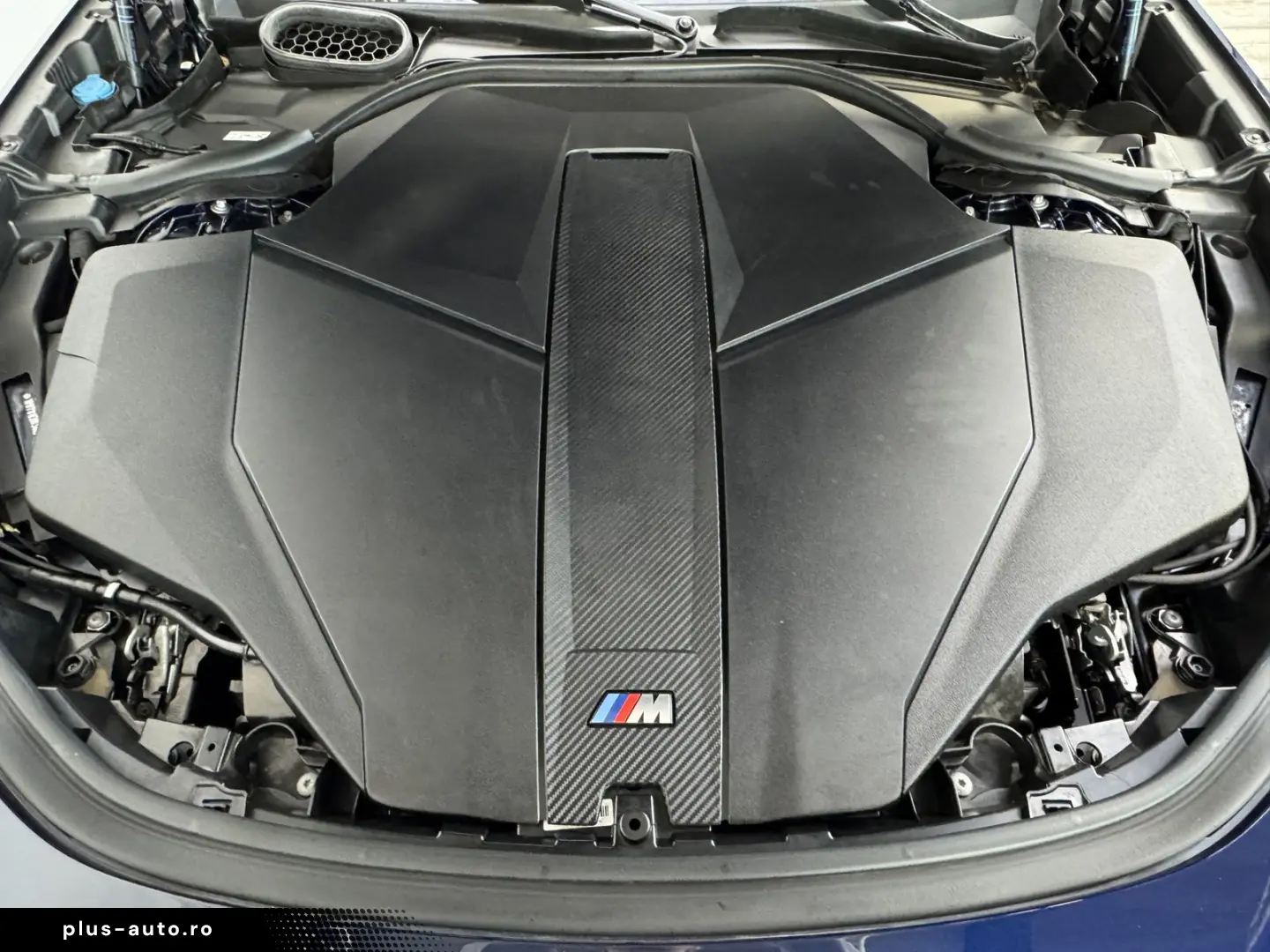 BMW i7 xDriveM70 Executive Lounge B&W