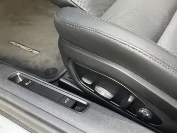 Porsche 992 S Cabrio Sportabgas