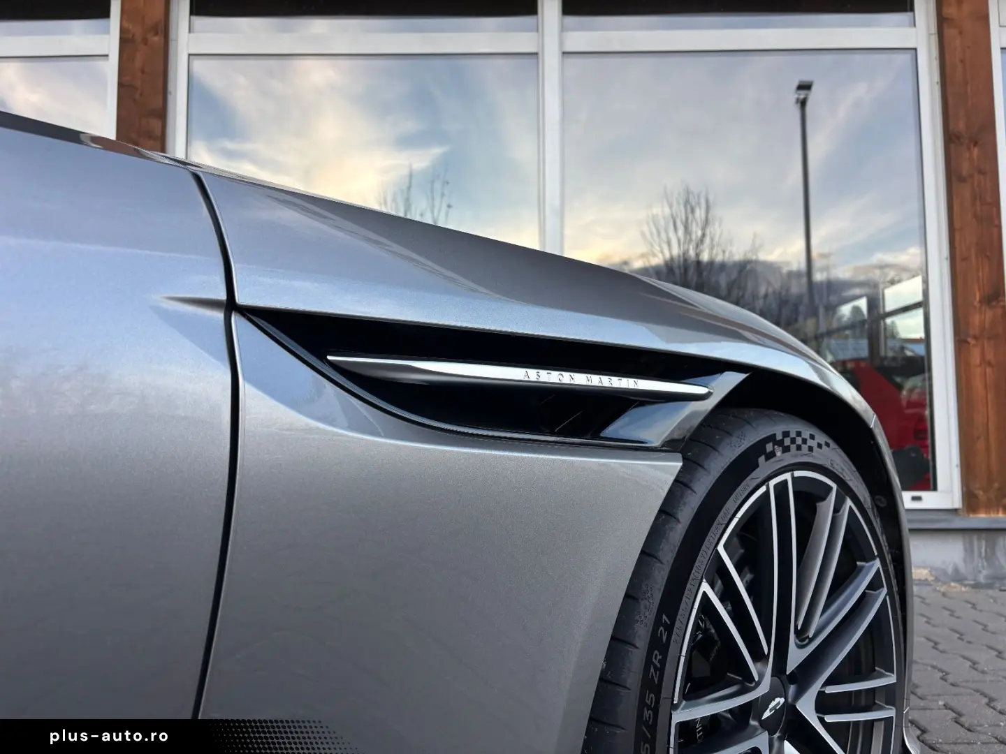 DB12 4.0 V8 Keramik Carbon-Seats BRD