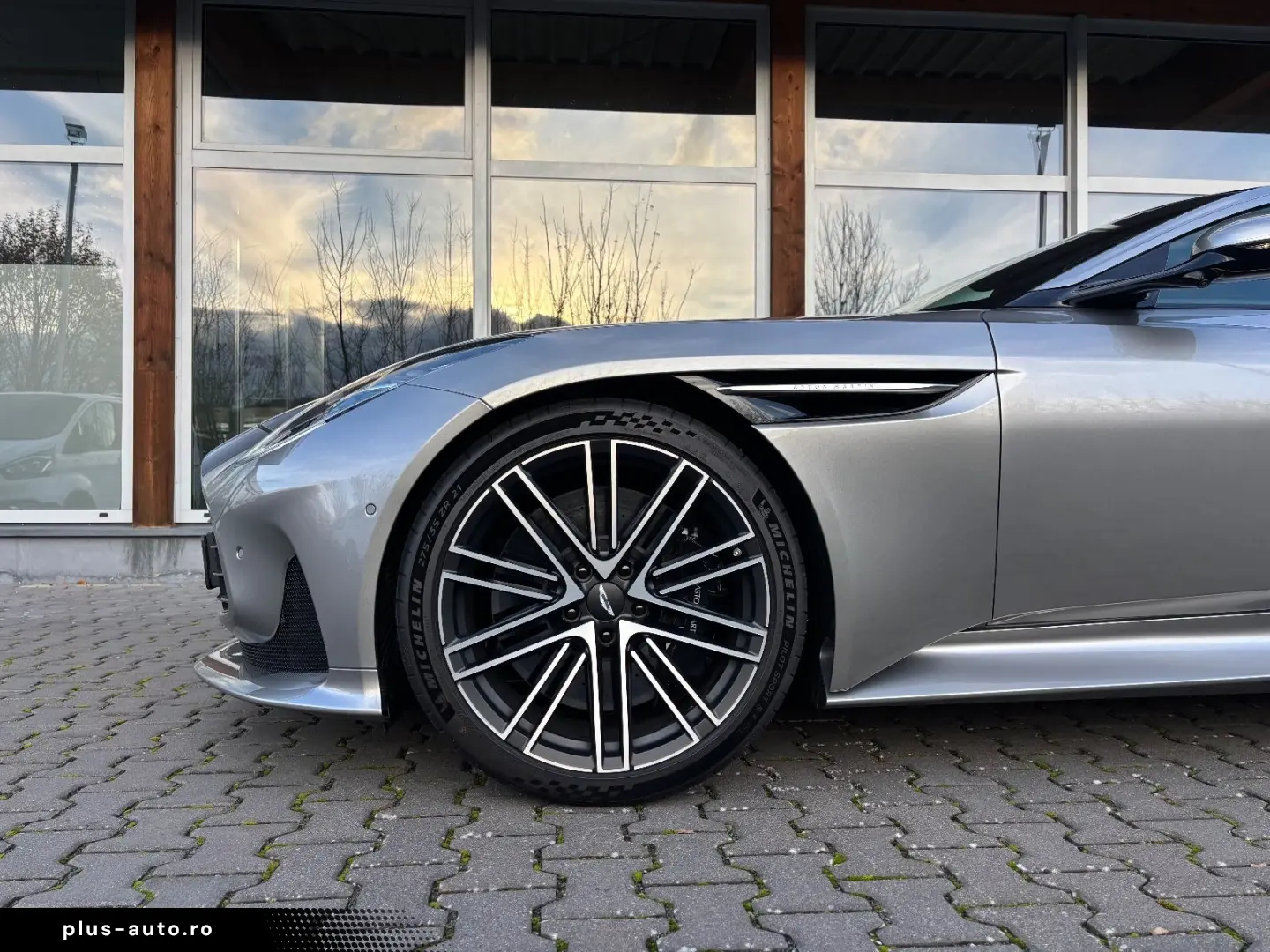 DB12 4.0 V8 Keramik Carbon-Seats BRD