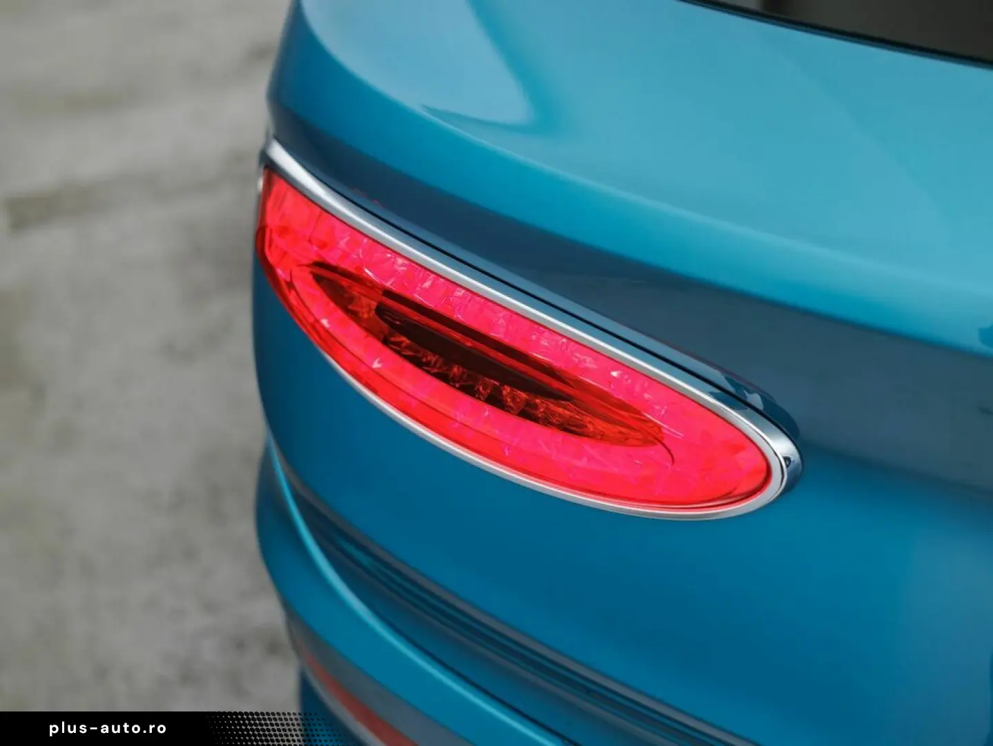 Bentley Bentayga Azure Hybrid