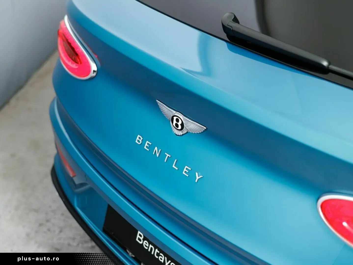 Bentley Bentayga Azure Hybrid