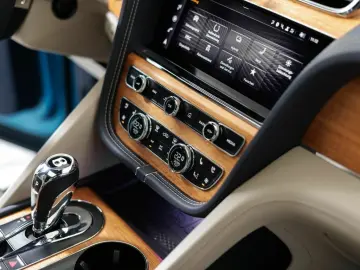 Bentley Bentayga Azure Hybrid