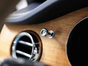 Bentley Bentayga Azure Hybrid