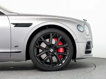 Bentley Flying Spur S V8