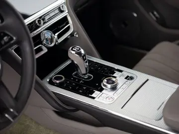 Bentley Flying Spur S V8