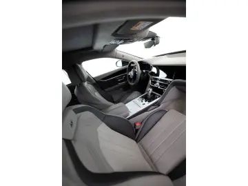 Bentley Flying Spur S V8