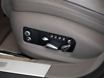 Bentley Flying Spur S V8