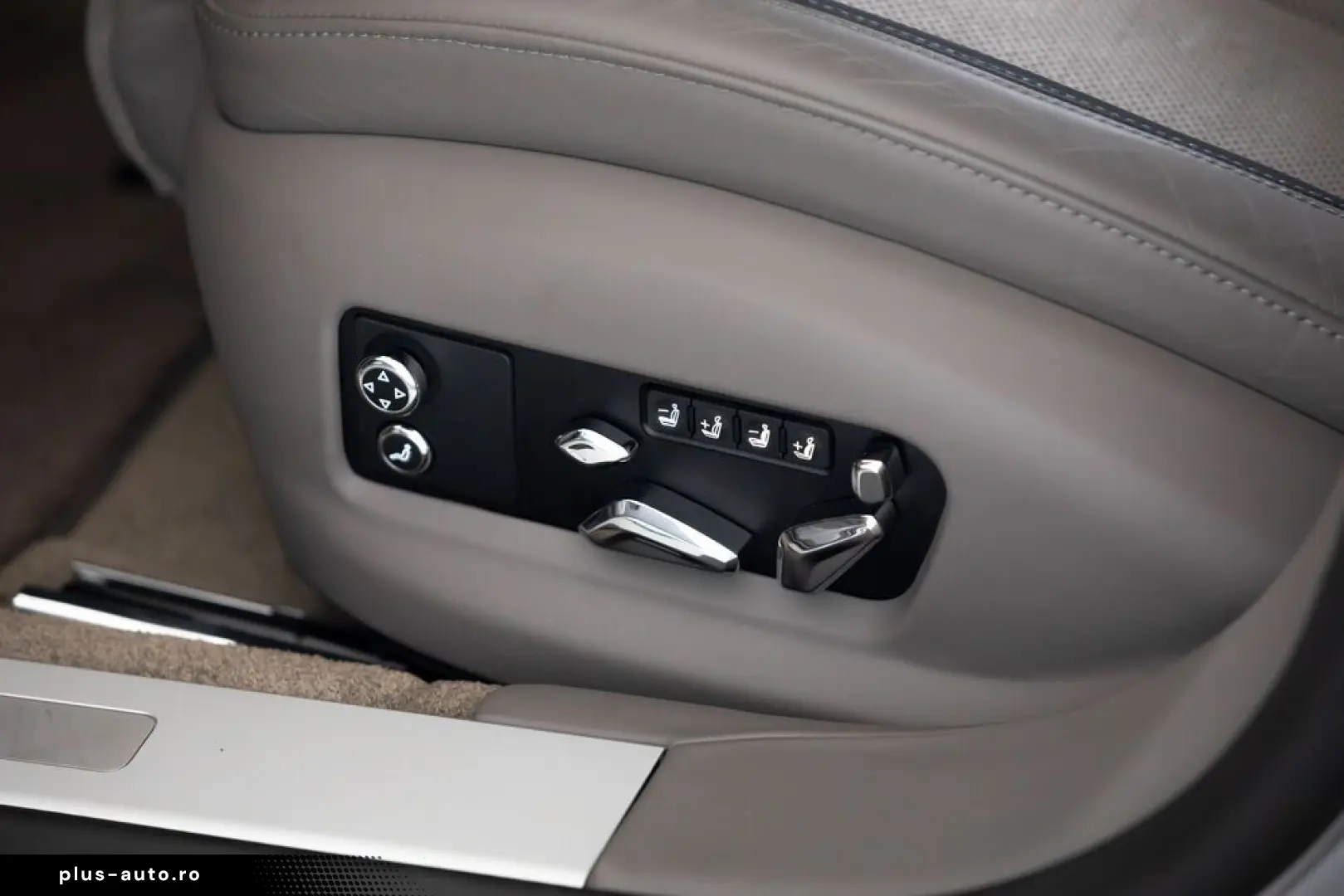 Bentley Flying Spur S V8