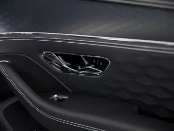 Bentley Flying Spur Speed V8 Hybrid