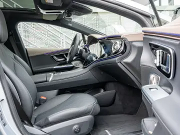 EQE 500 4M AMG Sport Premium Hyperscreen Distr.