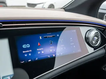 EQE 500 4M AMG Sport Premium Hyperscreen Distr.