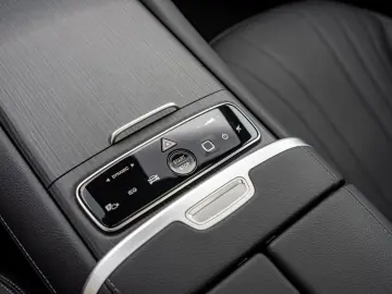 EQE 500 4M AMG Sport Premium Hyperscreen Distr.