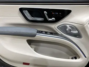 EQS 450  AMG MBUX DIGITAL-LIGHT DISTRO Pano 360