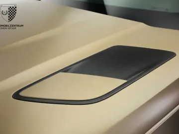 Range Rover Sport P635 SV Edition One Bronze