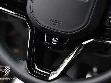 Range Rover Sport P635 SV Edition One Bronze