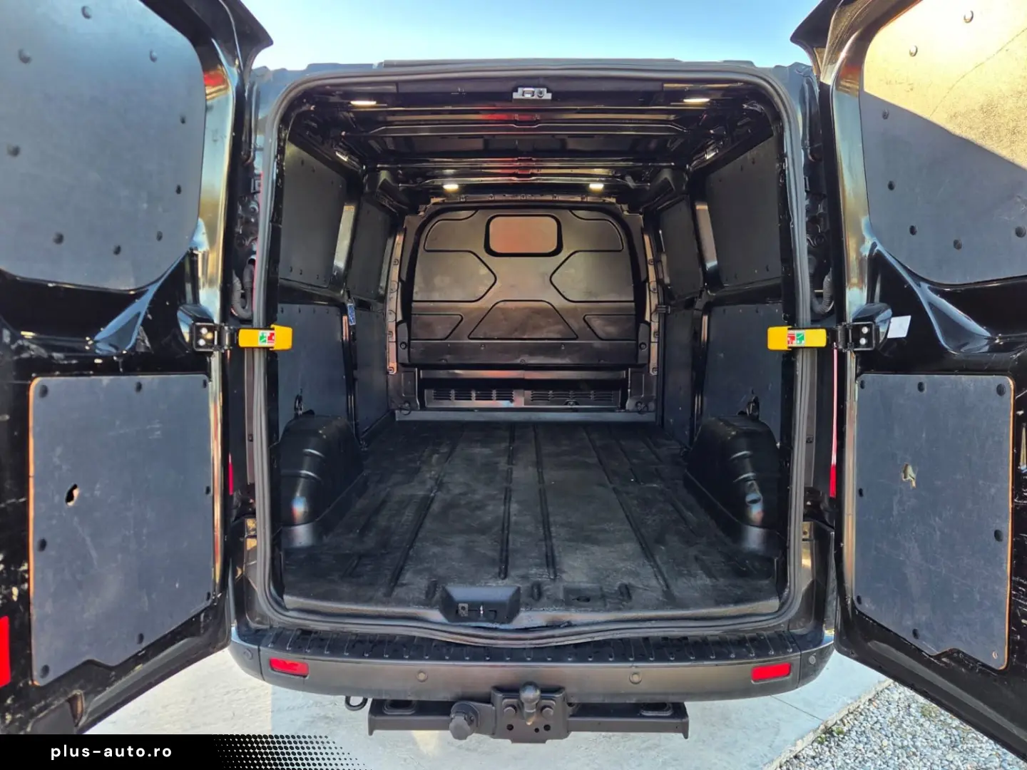 FORD NEW TRANSIT CUSTOM BLACK EDITION L2H1