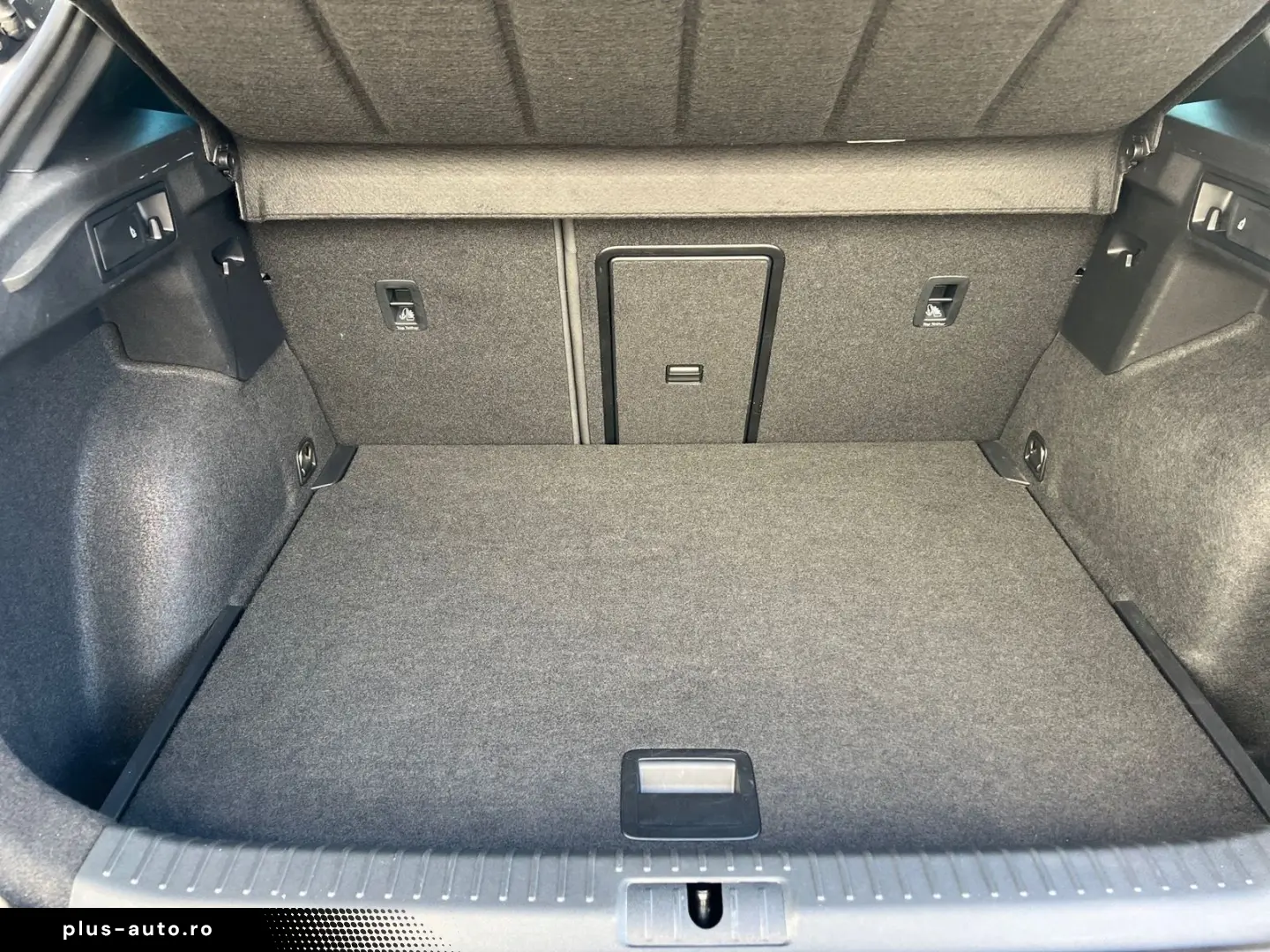 Formentor VZ 4Drive PANO AHK NAVI LED ACC LM19 A