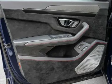 Urus Performante Blu Lacus